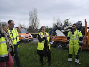 les agents des routes mobilisés pour le nettoyage des abords des départementales dans l'Aude