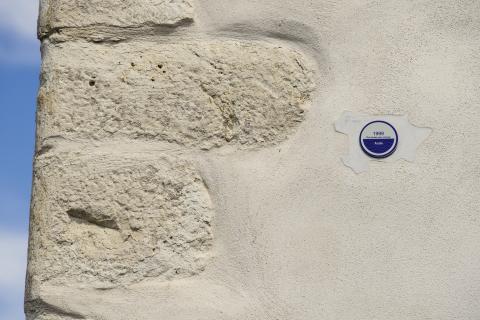 Plaque de repère de crue de 1999