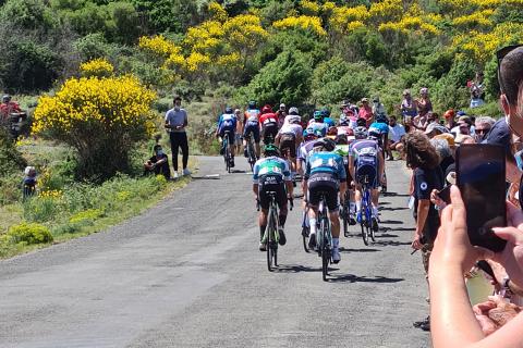 PASSAGE DU PELOTON DE LA ROUTE D'OCCITANIE DANS L'AUDE EN 2021