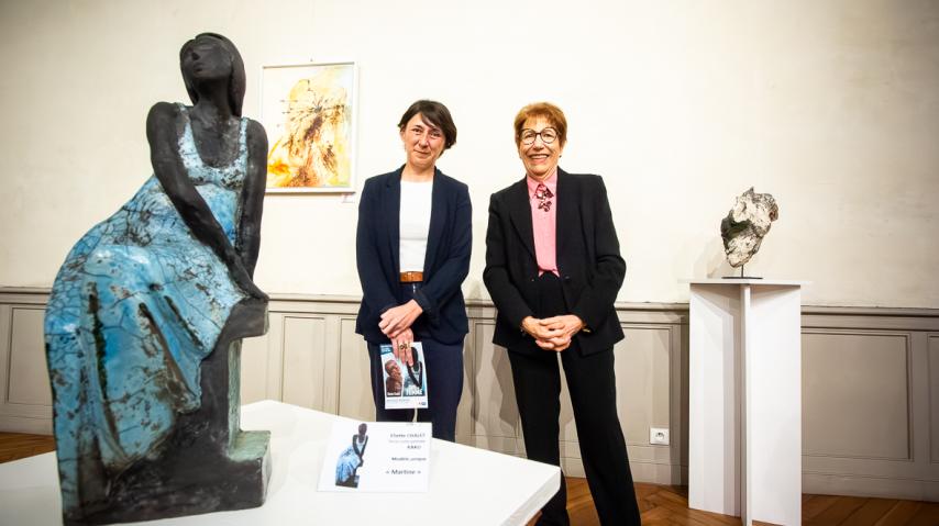 Maria Conquet, conseillère départementale de l’Aude déléguée à la culture et Éliette Chalet, artiste peintre et sculptrice audoise, au vernissage de l'exposition le vendredi 13 mars à la Maison des Mémoires à Carcassonne