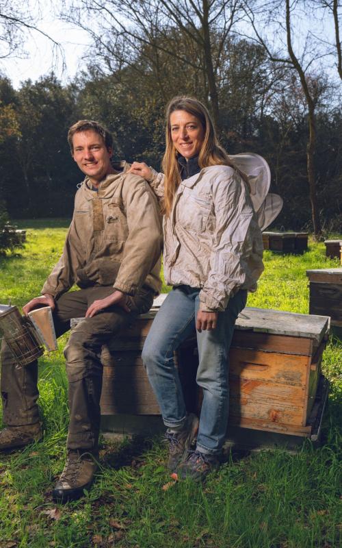 Jacinthe Jean et Paul Luttge, apiculteurs à Saint-Hilaire.